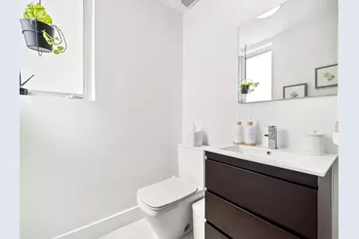 8405 NW 34th Street, Doral, FL 33122 - Photo 20