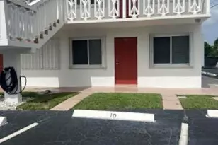 2020 Lake Osborne Dr, Lake Worth Beach, FL 33461 - Photo 2