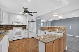 5926 Los Alamos Ln, Delray Beach, FL 33484 - Photo 8