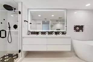 5380 N Ocean Dr, Singer Island, FL 33404 - Photo 14