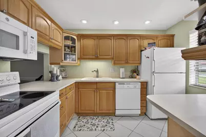 135 Lake Anne Drive, West Palm Beach, FL 33411 - Photo 6