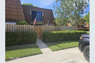 190 Charter Way, West Palm Beach, FL 33407 - Photo 1