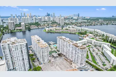 18051 Biscayne Boulevard #1504, Aventura, FL 33160 - Photo 88
