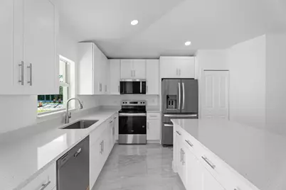 884 SW Thrift Avenue, Port Saint Lucie, FL 34953 - Photo 8