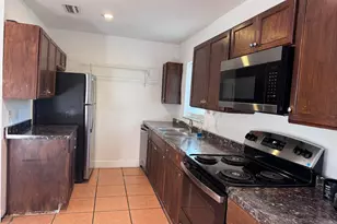 151 SE Castana Ct, Port Saint Lucie, FL 34983 - Photo 4