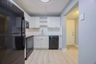 9440 SW 8th St, Boca Raton, FL 33428 - Photo 4