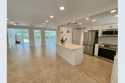 360 Alhambra Place, West Palm Beach, FL 33405 - Photo 6