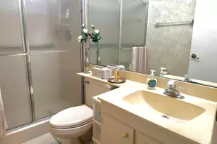 25 Pelican Pointe Dr, Delray Beach, FL 33483 - Photo 18