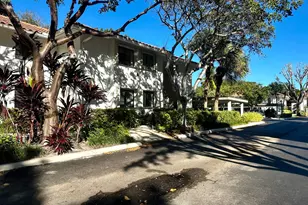 25 Pelican Pointe Dr, Delray Beach, FL 33483 - Photo 1