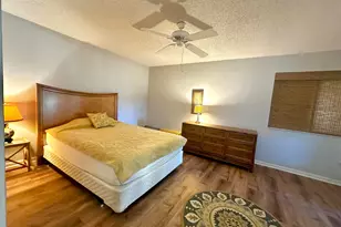 25 Pelican Pointe Dr, Delray Beach, FL 33483 - Photo 18