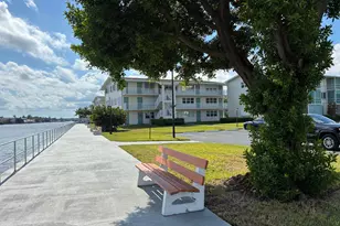 650 Horizons Ave E, Boynton Beach, FL 33435 - Photo 8