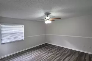 2006 Lakeview Dr W, Royal Palm Beach, FL 33411 - Photo 12