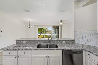 558 Waverly Circle, Port Saint Lucie, FL 34983 - Photo 14