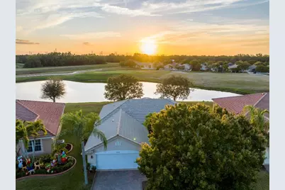 558 Waverly Circle, Port Saint Lucie, FL 34983 - Photo 4