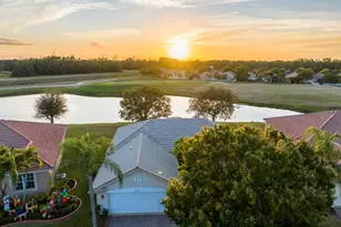 558 Waverly Cir, Port Saint Lucie, FL 34983 - Photo 4