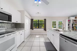 1060 Cedar Creek Way, Davie, FL 33325 - Photo 10