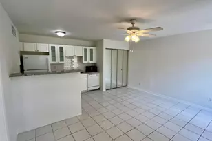 631 Executive Center Dr, West Palm Beach, FL 33401 - Photo 2