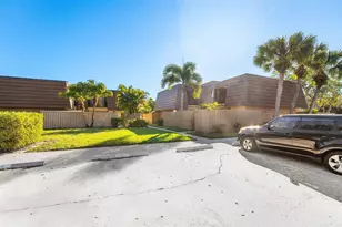 610 6th Ct, Palm Beach Gardens, FL 33410 - Photo 22