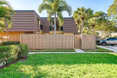 610 6th Court, Palm Beach Gardens, FL 33410 - Photo 2