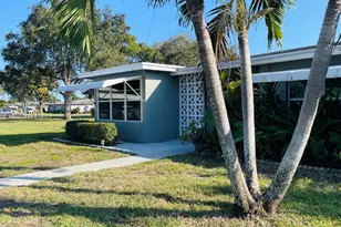 910 South Dr, Delray Beach, FL 33445 - Photo 1