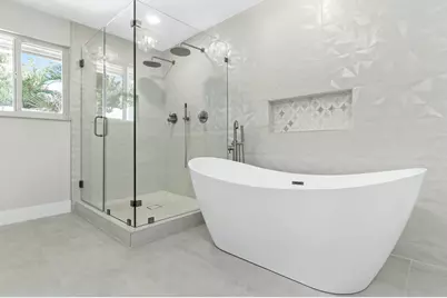 912 SE 8th Court, Deerfield Beach, FL 33441 - Photo 22