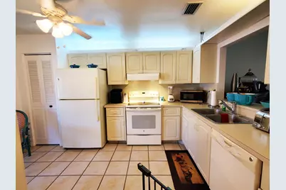 4195 Lucerne Villas Lane, Lake Worth, FL 33467 - Photo 14