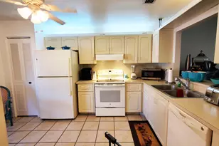 4195 Lucerne Villas Ln, Lake Worth, FL 33467 - Photo 14