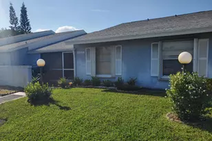 4195 Lucerne Villas Ln, Lake Worth, FL 33467 - Photo 10