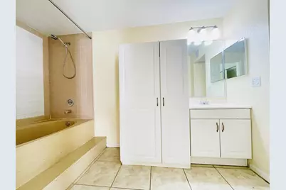 635 Executive Center Drive #M202, West Palm Beach, FL 33401 - Photo 4