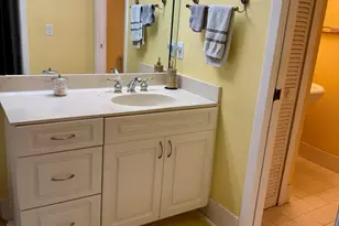 7024 Golf Pointe Cir, Tamarac, FL 33321 - Photo 16