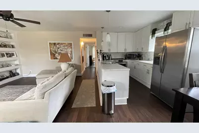 568 Burgundy L, Delray Beach, FL 33484 - Photo 4