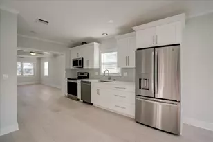 320 NW 6th Ave, Delray Beach, FL 33444 - Photo 10