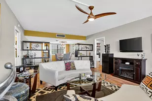 3960 Oaks Clubhouse Dr, Pompano Beach, FL 33069 - Photo 6