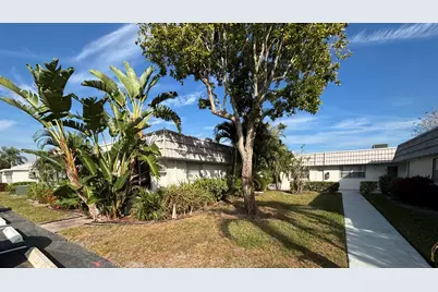 185 Valencia H, Delray Beach, FL 33446 - Photo 10