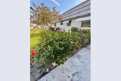 185 Valencia H, Delray Beach, FL 33446 - Photo 4