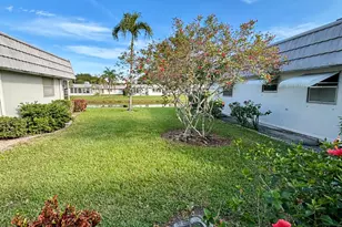 185 Valencia H, Delray Beach, FL 33446 - Photo 4