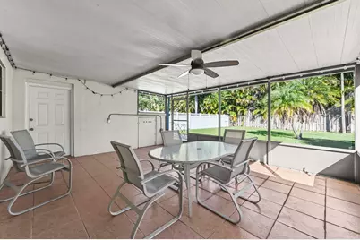 105 NE 2nd Place, Dania Beach, FL 33004 - Photo 24