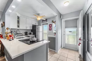 2161 NE 1st Ct, Boynton Beach, FL 33435 - Photo 1