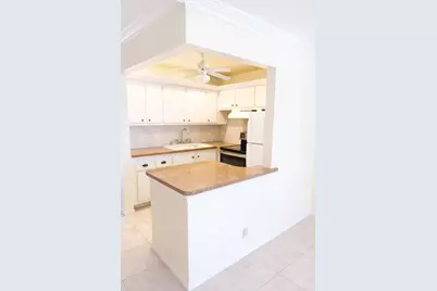 42 Canterbury #B, West Palm Beach, FL 33417 - Photo 1