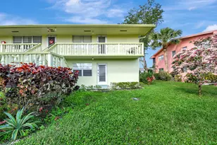 48 Sheffield B, West Palm Beach, FL 33417 - Photo 2