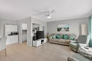 1034 Ashby D, Deerfield Beach, FL 33442 - Photo 4