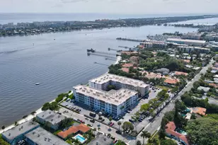 1502 S Lakeside Dr, Lake Worth Beach, FL 33460 - Photo 10