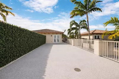 814 N Victoria Park Road, Fort Lauderdale, FL 33304 - Photo 38