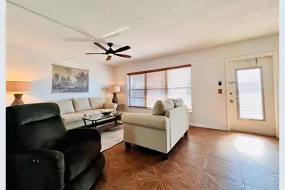 307 Wellington C, West Palm Beach, FL 33417 - Photo 4