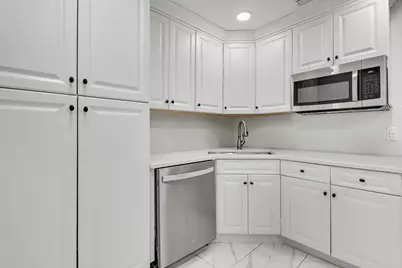 935 Orange Drive, West Palm Beach, FL 33403 - Photo 2