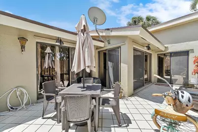 11 Meadows Drive, Boynton Beach, FL 33436 - Photo 16