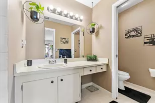 11 Meadows Dr, Boynton Beach, FL 33436 - Photo 10