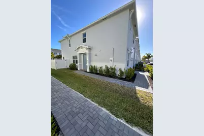 317 SE Crossoak Lane, Port Saint Lucie, FL 34984 - Photo 4