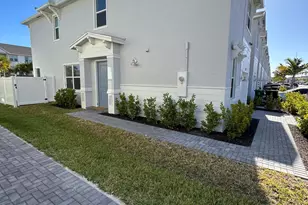 317 SE Crossoak Ln, Port Saint Lucie, FL 34984 - Photo 4