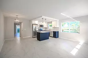 13 Northampton A, West Palm Beach, FL 33417 - Photo 2